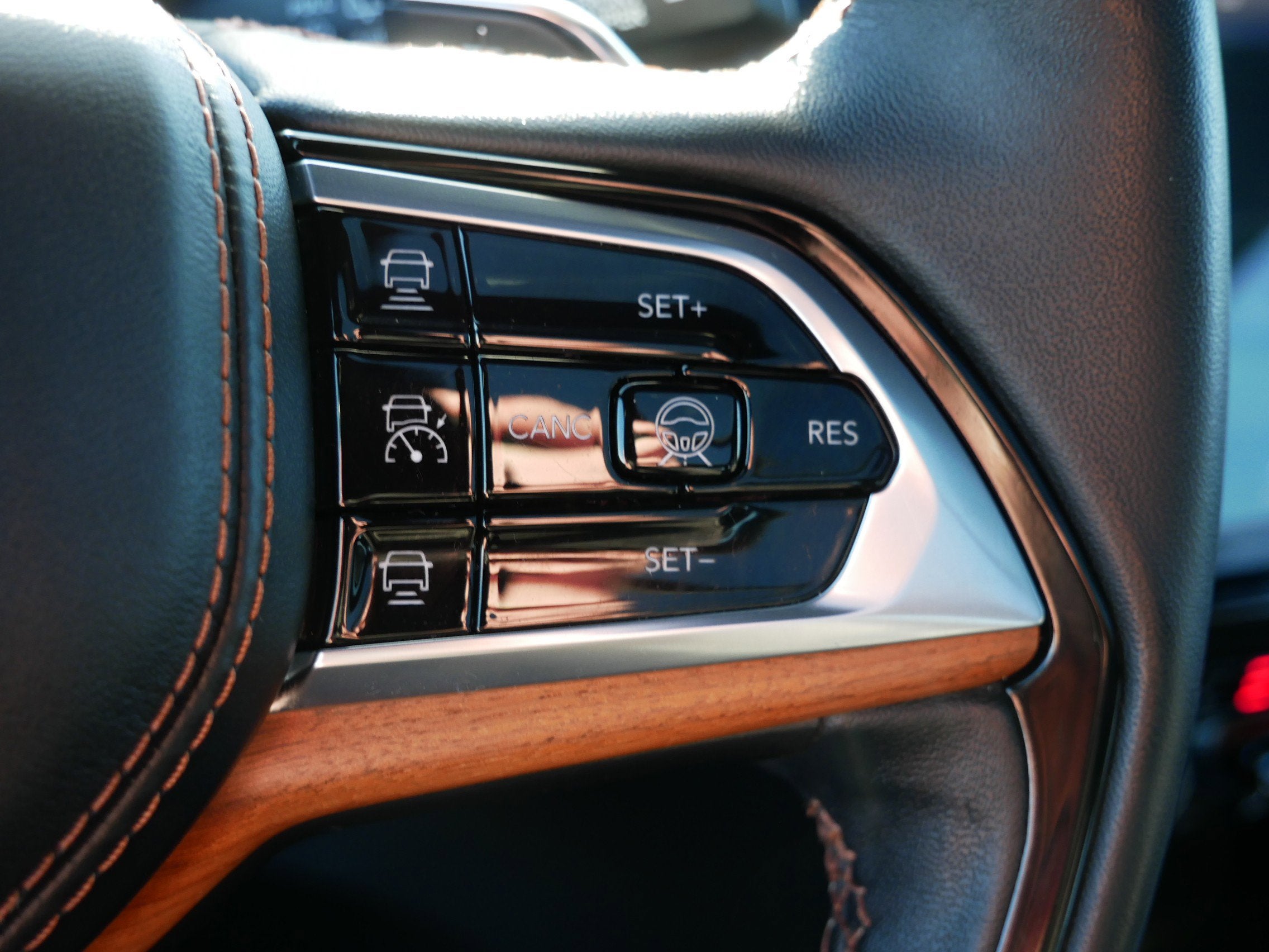 2023 Jeep Grand Cherokee Summit Reserve