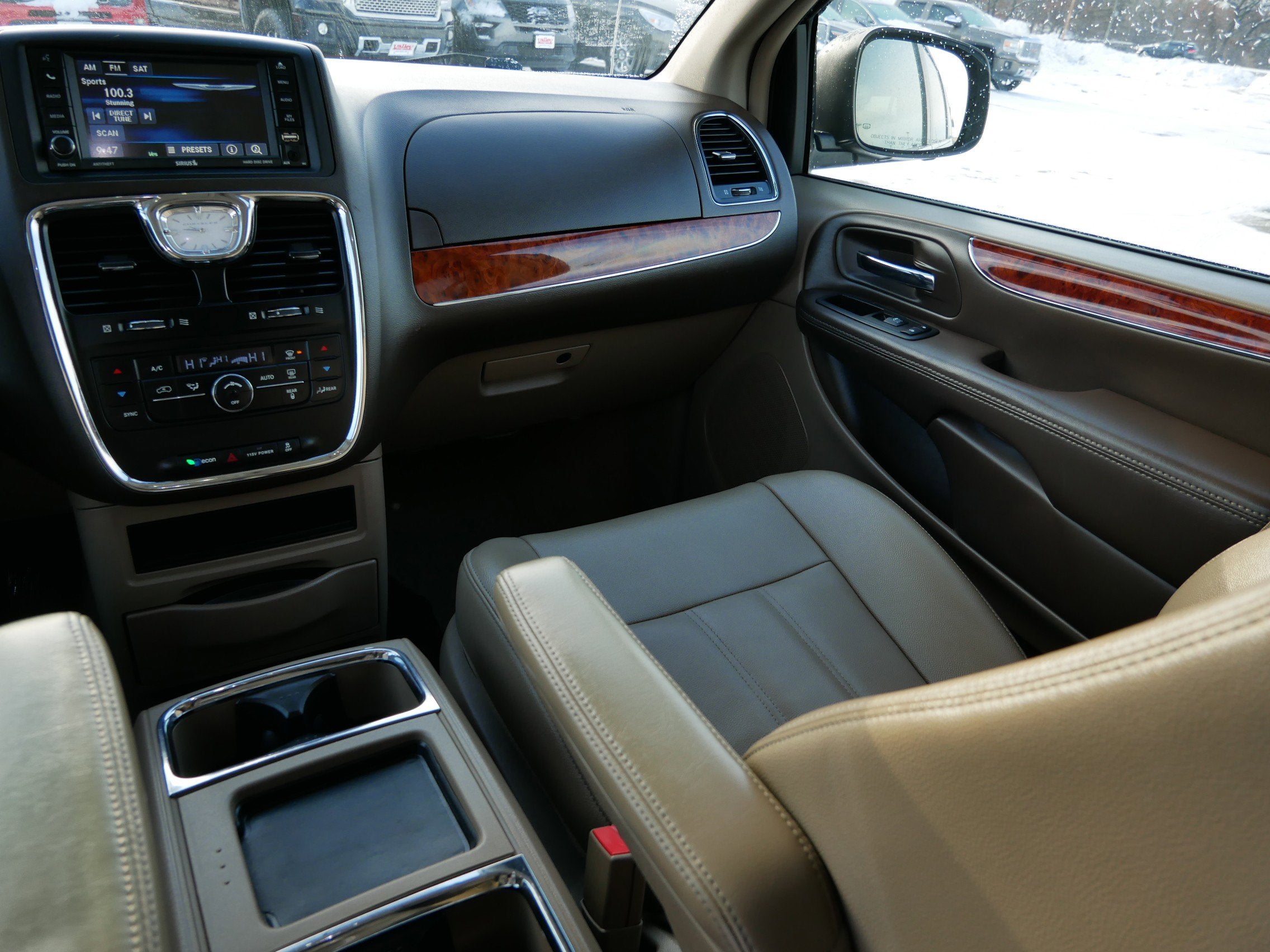 2014 Chrysler Town & Country Touring