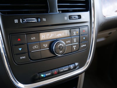 2014 Chrysler Town & Country Touring