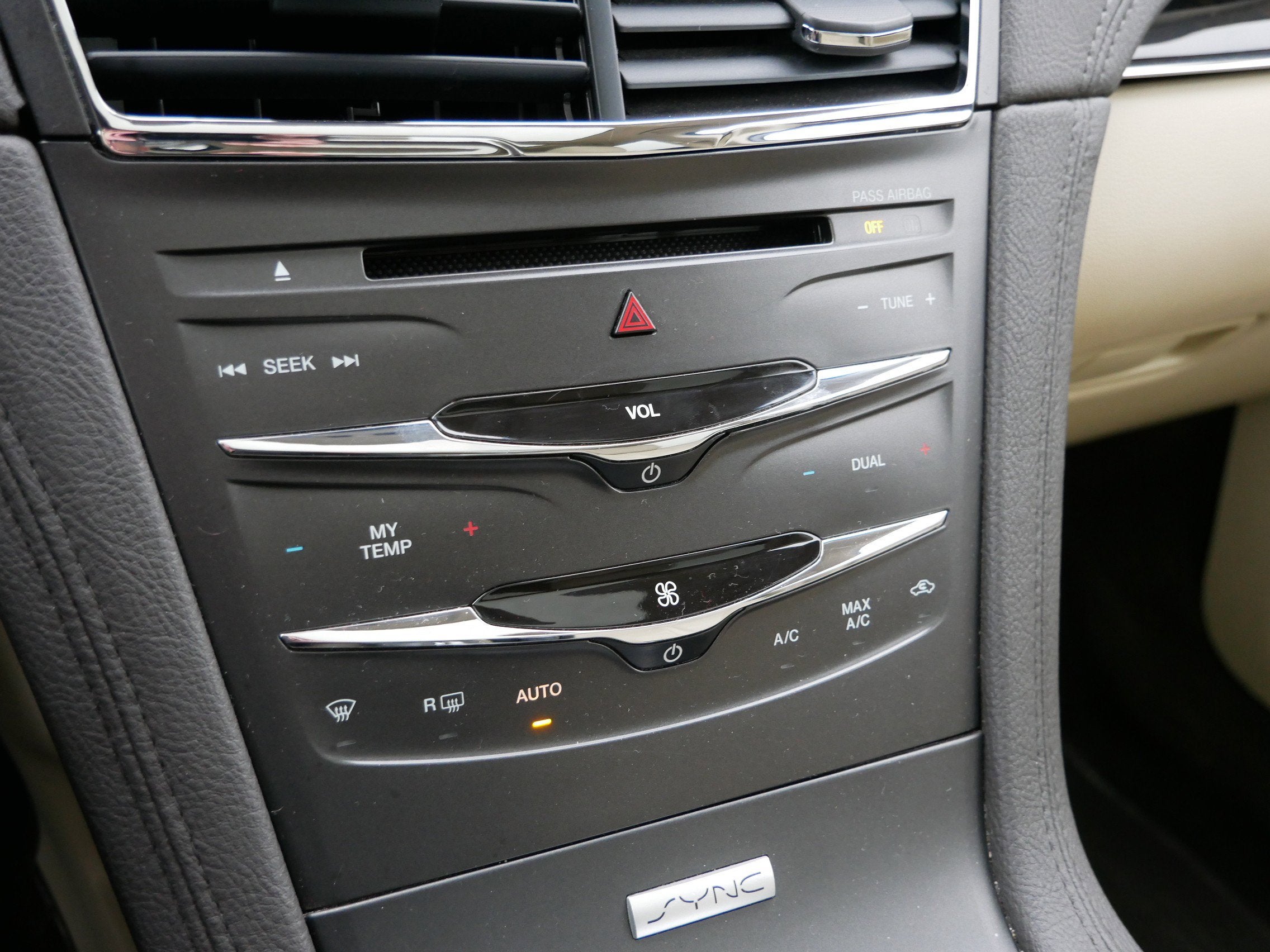 2019 Lincoln MKT Reserve