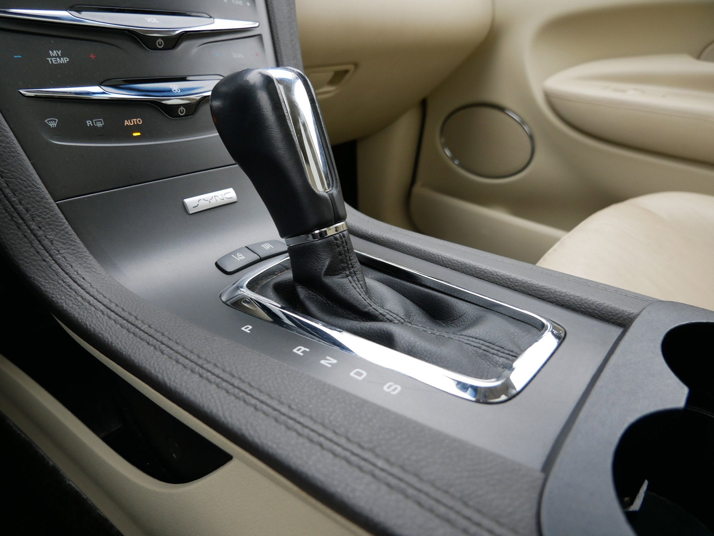 2019 Lincoln MKT Reserve