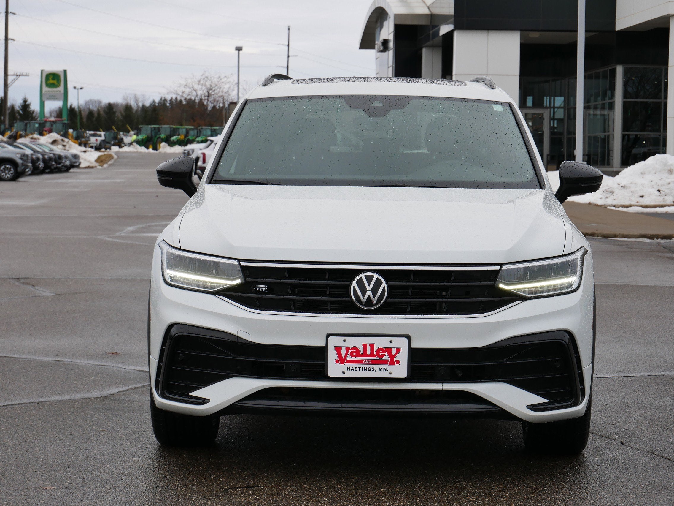 2023 Volkswagen Tiguan SE R-Line Black