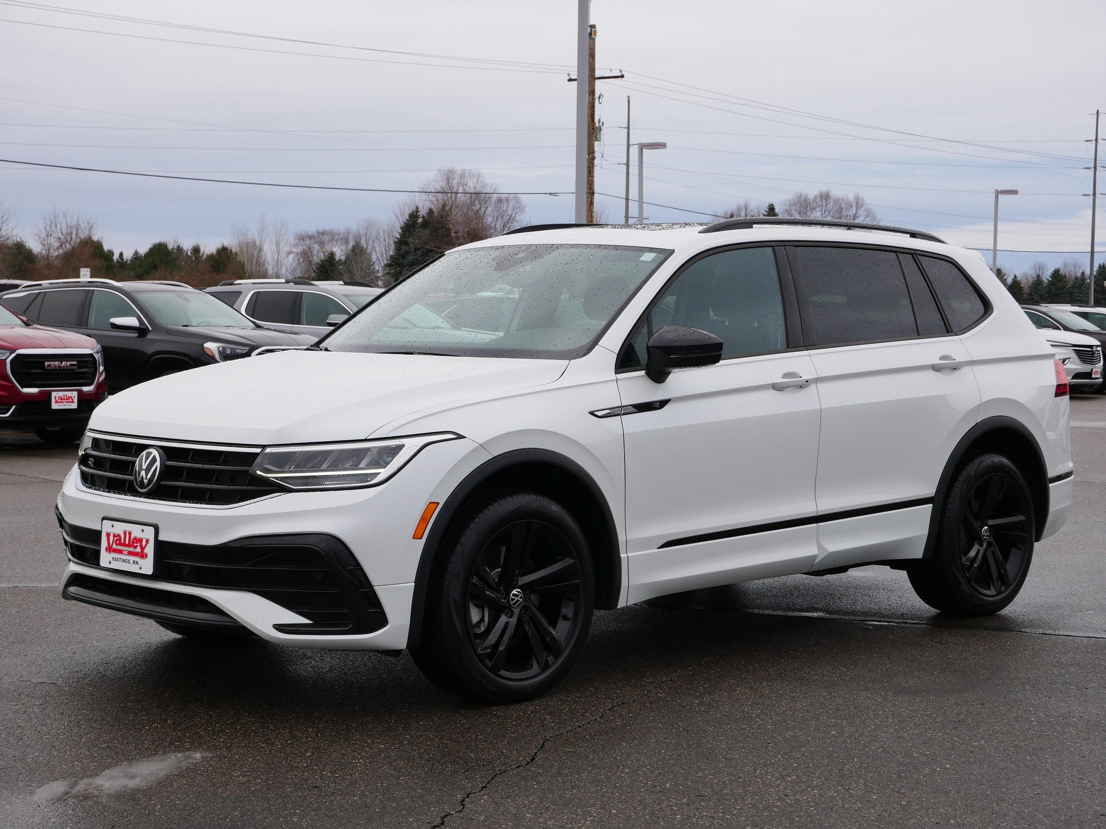 2023 Volkswagen Tiguan SE R-Line Black